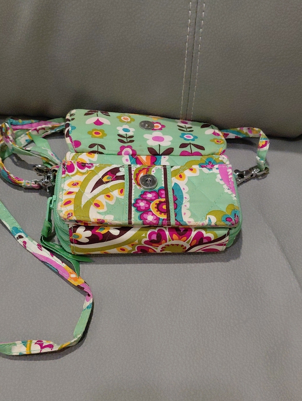 VERA BRADLEY MINI WRISTLET/WALLET Crossbody - Picture 8 of 9